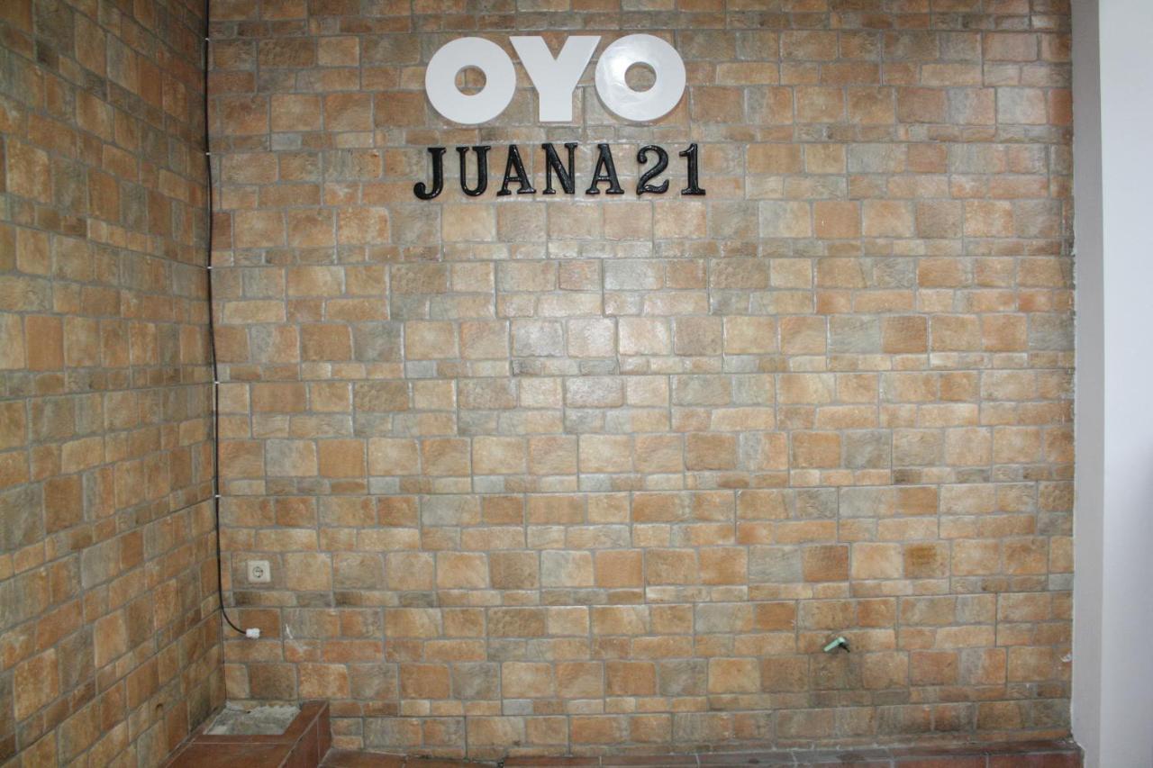 Отель Oyo 245 Juana 21 Джакарта Экстерьер фото